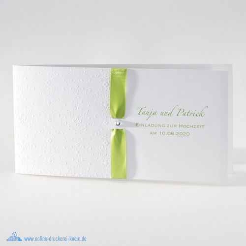 Hochzeitskarte mit Prägung und grünem Bändchen